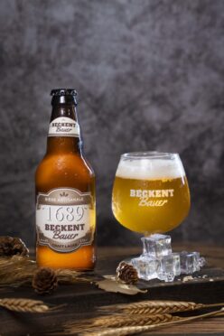 Bia 1689 Beckent Bauer Craft Lager thùng 24 chai 330ml